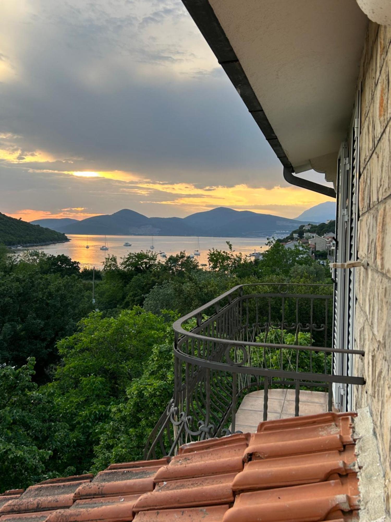 Lazarus Bigova Apartments Tivat Extérieur photo
